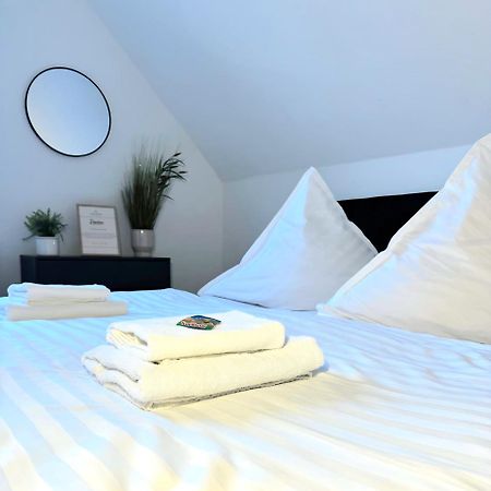 Ama Home Apartment In Hiddenhausen - Wlan, Smart-Tv - Nahe A30 & A2 - Nur 10 Min Von Herford Exterior foto